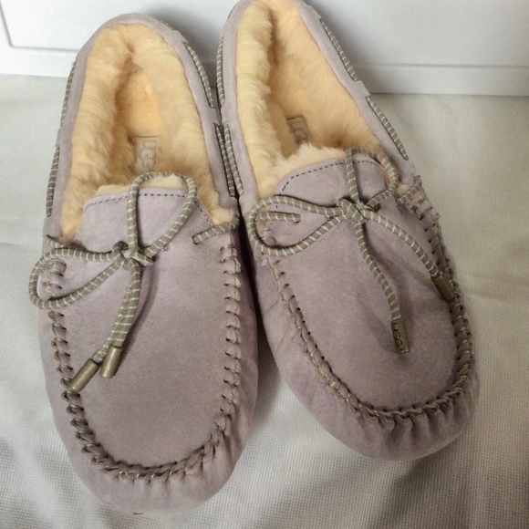 NIB - UGG Dakota Swirl Mocassin - Picture 3 of 8